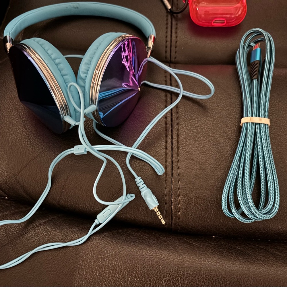 Electronic accessories bundle - Picture 4 of 6